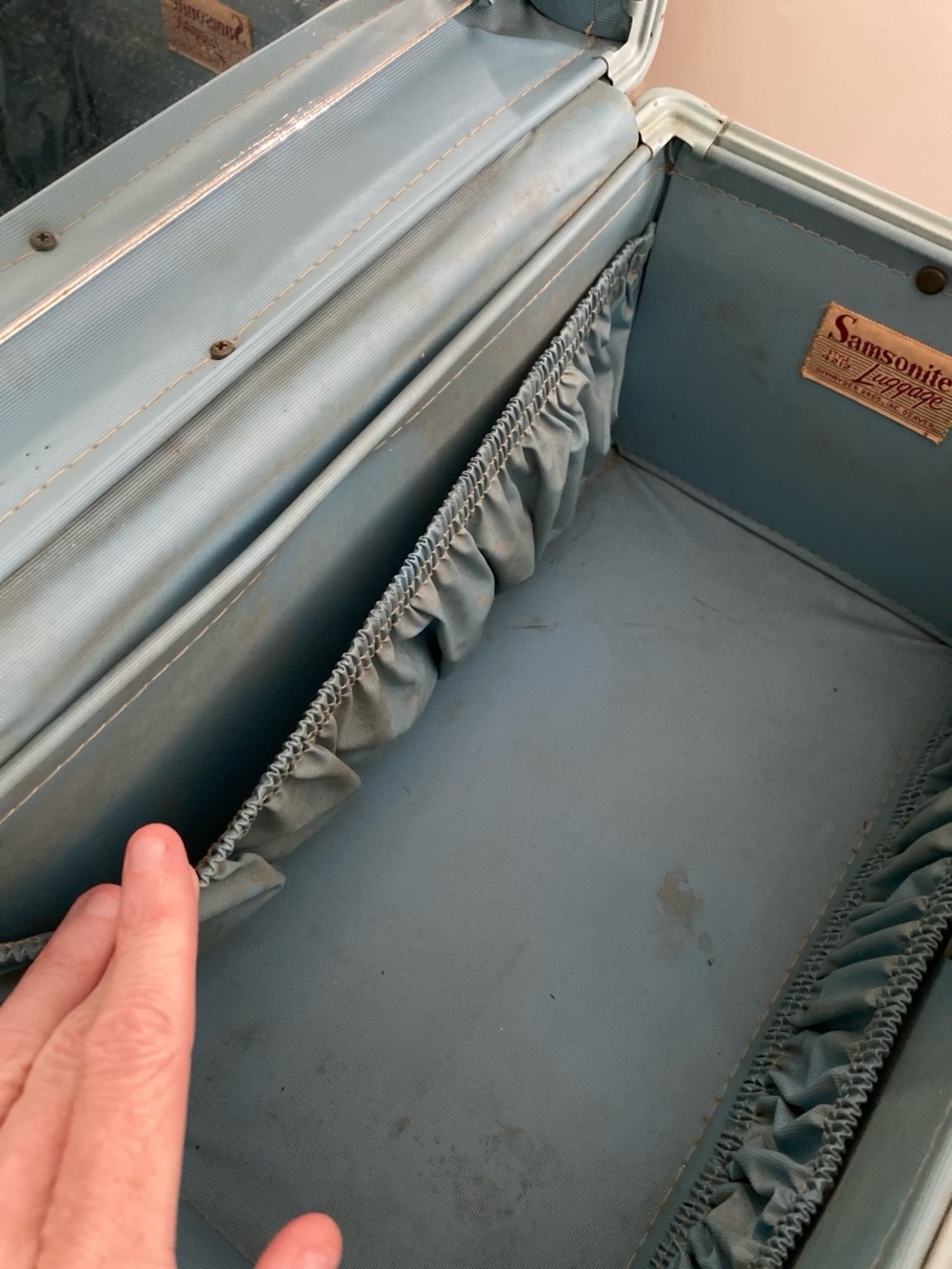 SOLD! Vintage 1940s-50s Samsonite Streamlite Train Case in Bermuda Green 🩵 - Picture 7 of 9